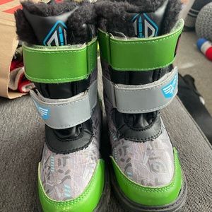 Boys boots size 9